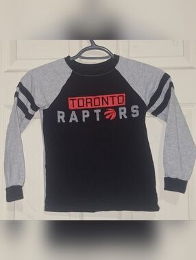 NBA Toronto Raptors Black & Gray Long-Sleeve Tee with Red Logo